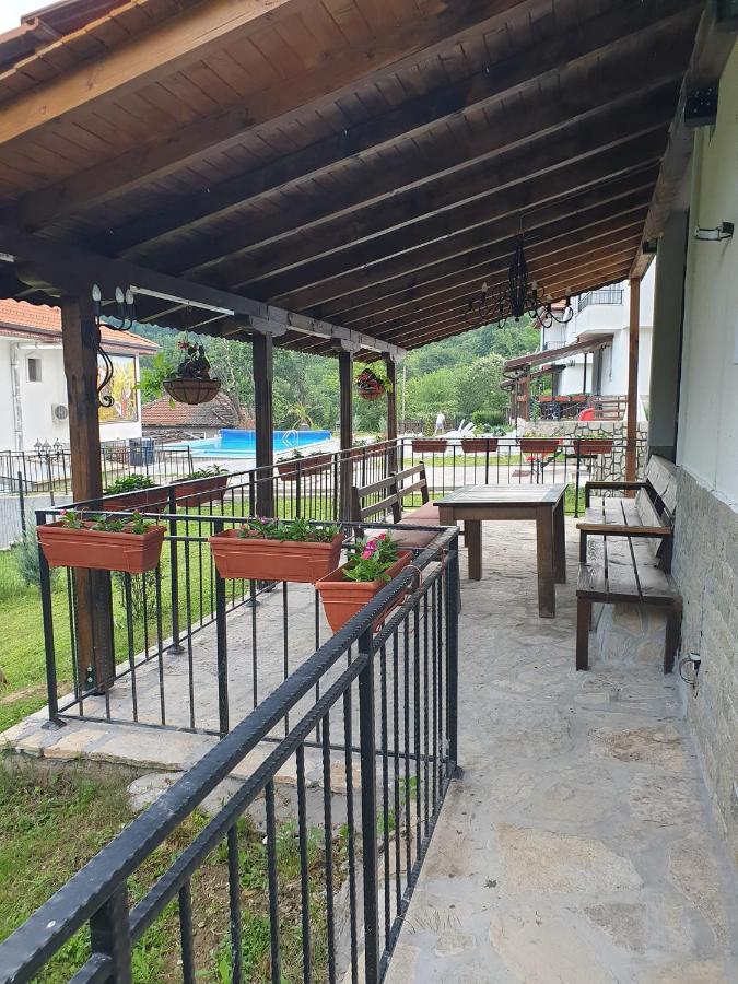 Бадевски Рай-Къща Любов Badevți Exterior foto